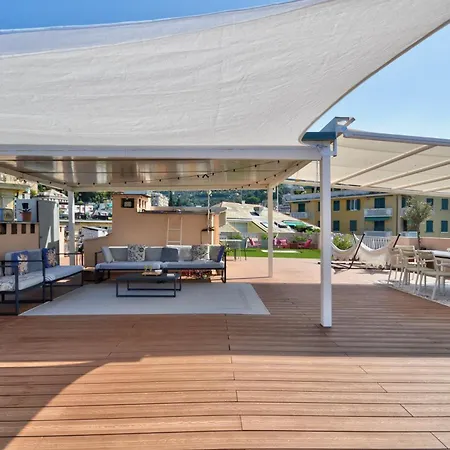 Daire Ca' Muna - Sea View Penthouse, Private Rooftop, Walking To The